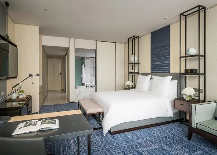 Four Seasons 5*